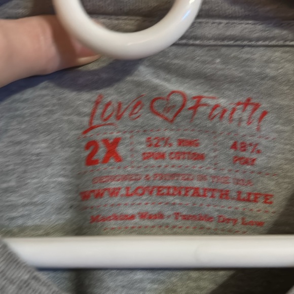 Love n Faith long sleeve T-shirt Merry Christmas with truck $10 VGUC - Picture 3 of 3